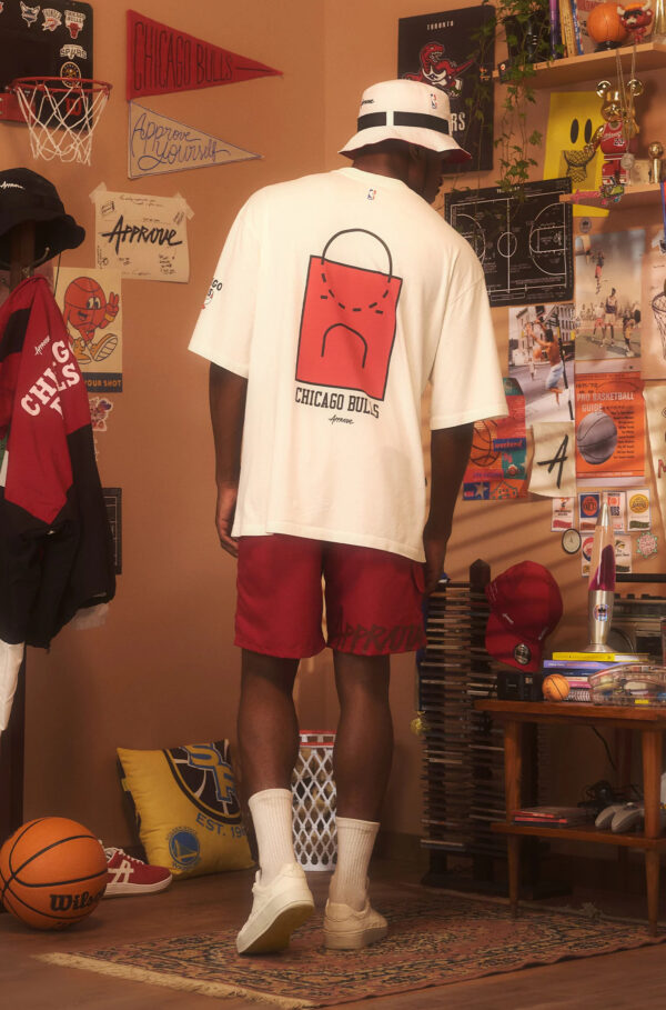 CAMISETA OVERSIZED APPROVE X NBA BULLS OFF WHITE - Image 7